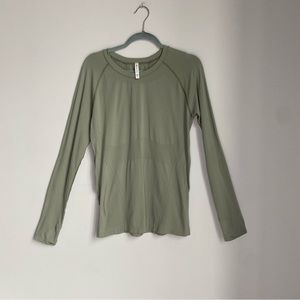 Best 25+ Deals for Long Sleeve Thumb Hole Tops | Poshmark